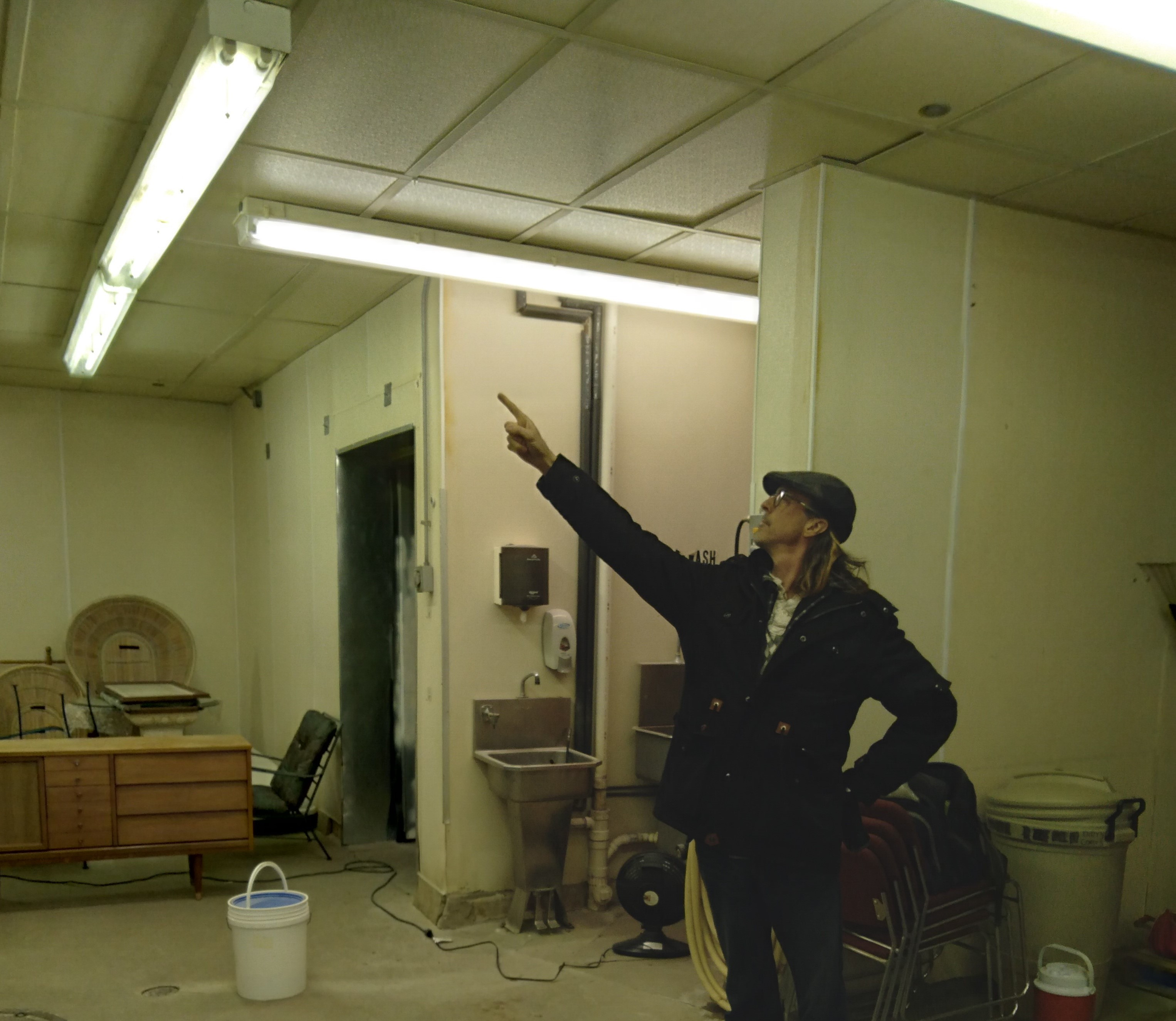 Look! A ceiling!